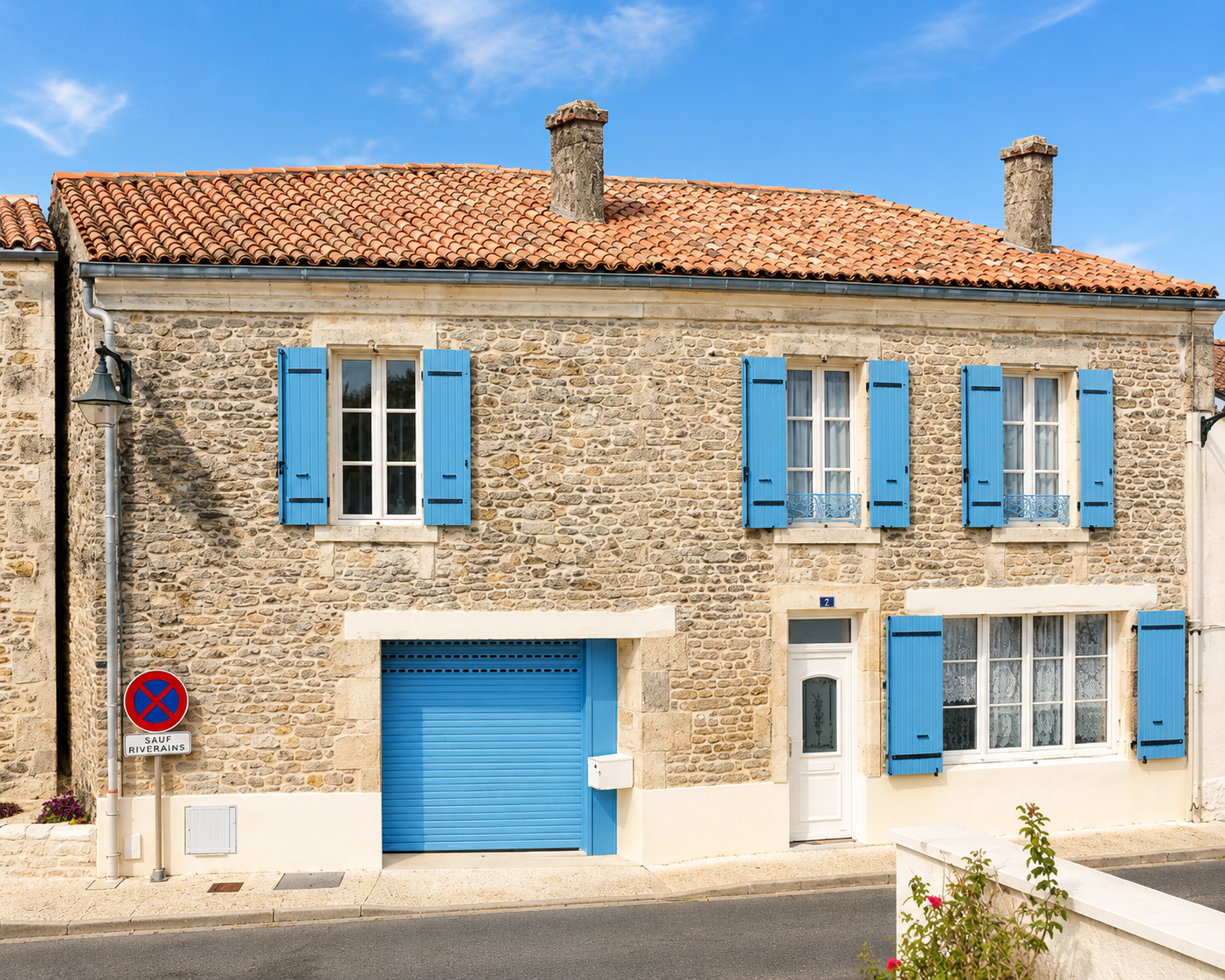 Maison à vendre à Loulay (17330) – 180 m² – 4 chambres – Terrasse – Garage – Centre-ville